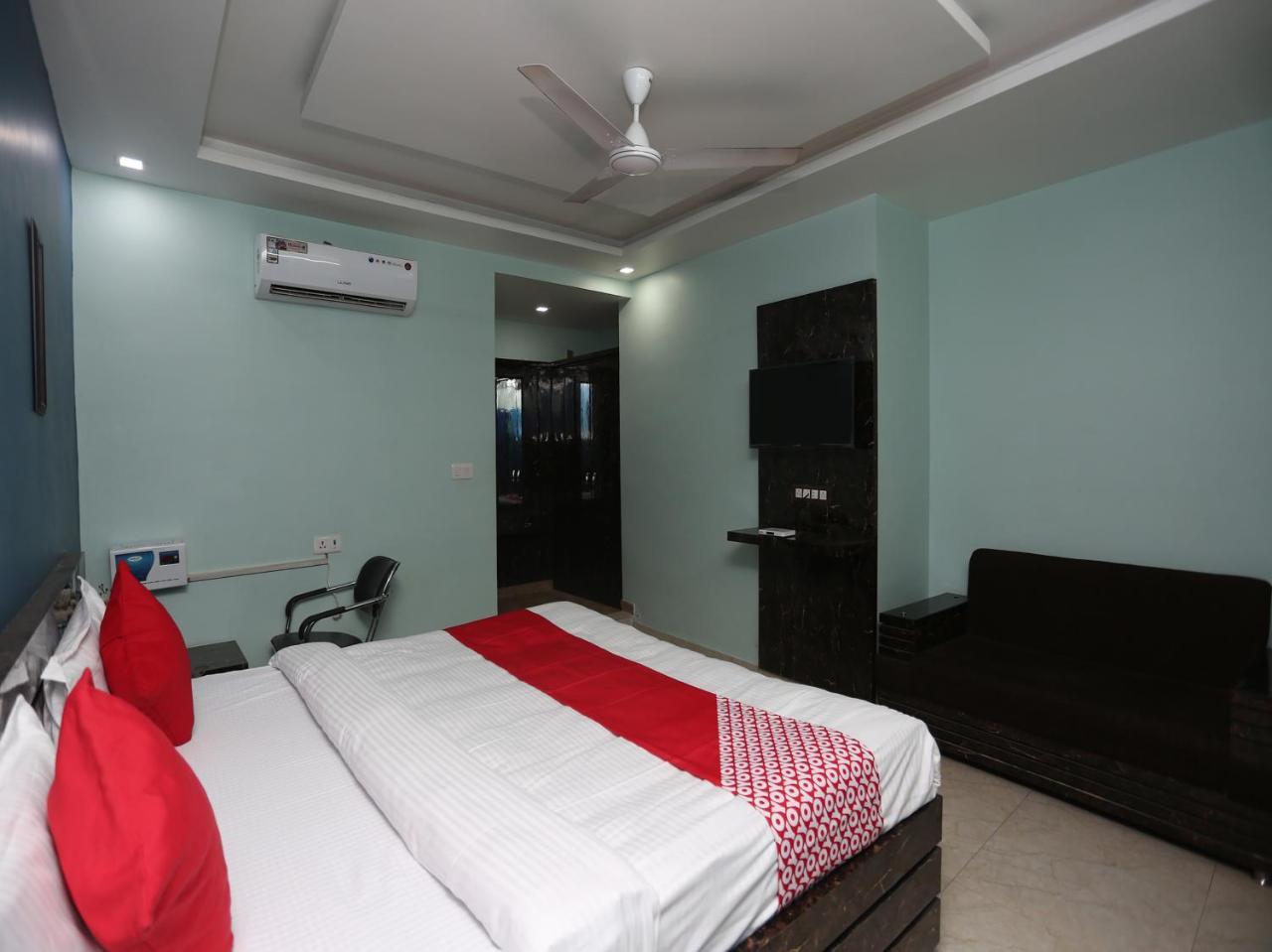 Oyo 26803 Hotel City Inn Faizābād Екстериор снимка